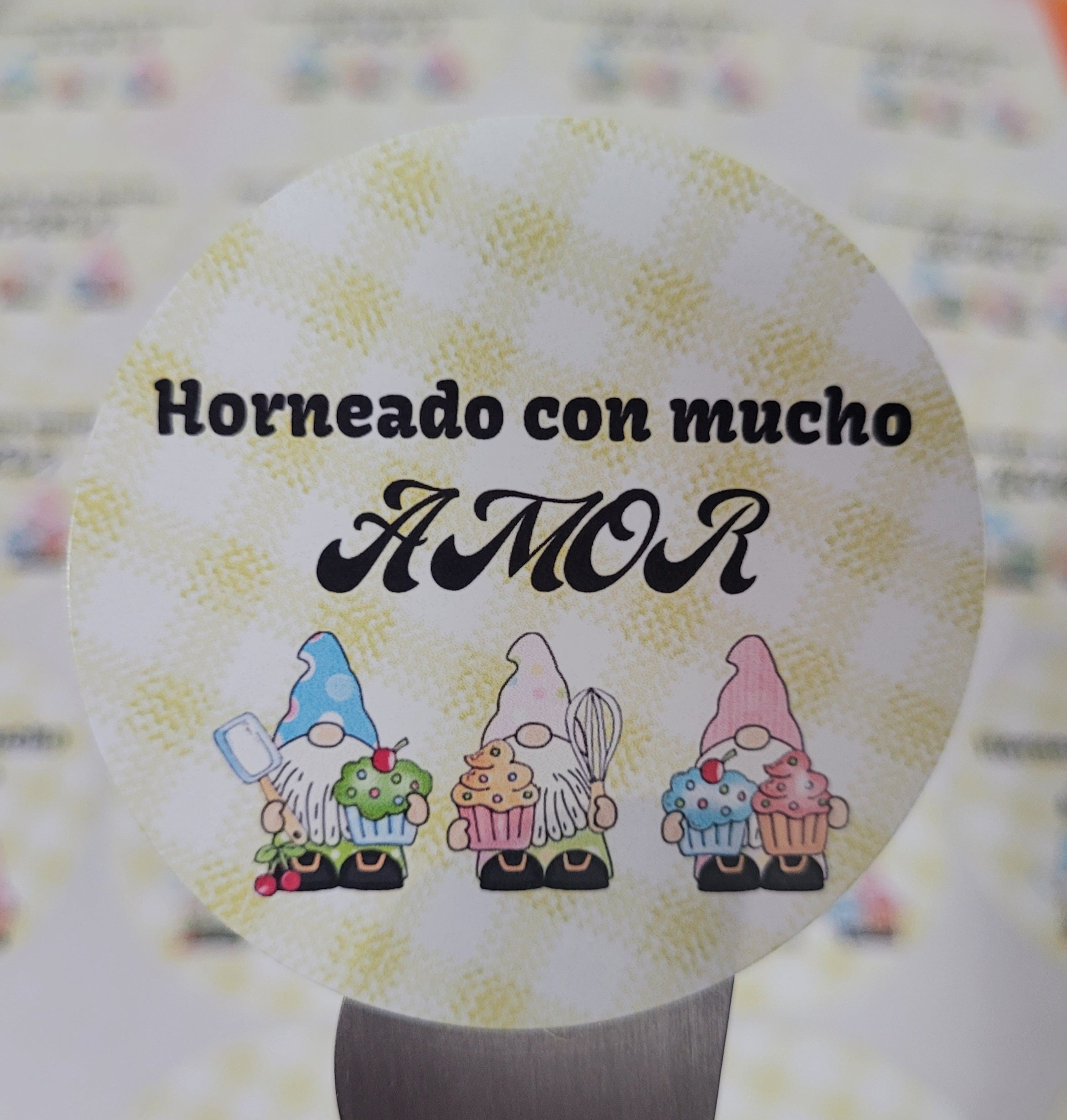 100 Stickers 2" Horneado /Gnomos ALC