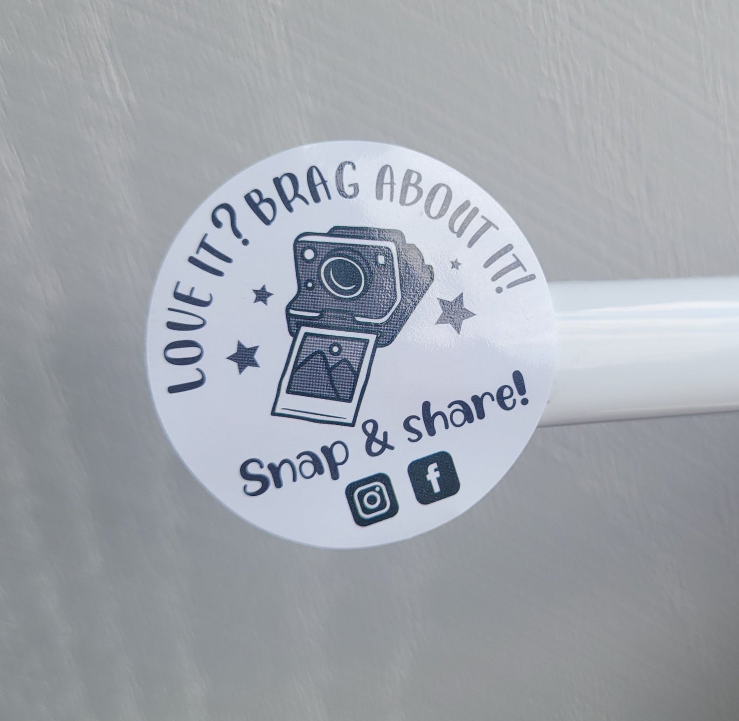 100 Sticker Prediseñado Share Black/White 1.5&quot;