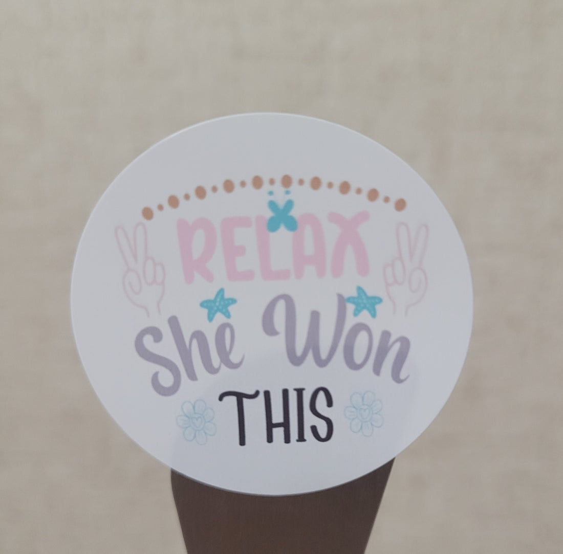 120 Sticker Prediseñado ALC Relájate ella ganó esto 1.5"